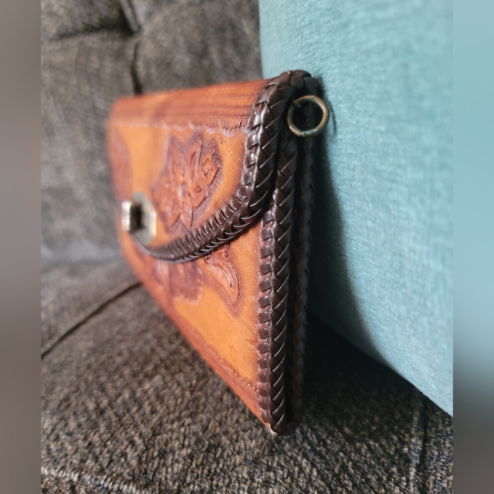 Vintage Mexican Hand Tooled Whipstitch Floral Leather Wallet - Picture 14 of 14